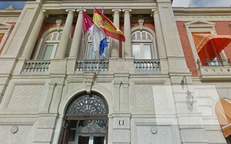 Fachada de la Diputación de Ciudad Real.