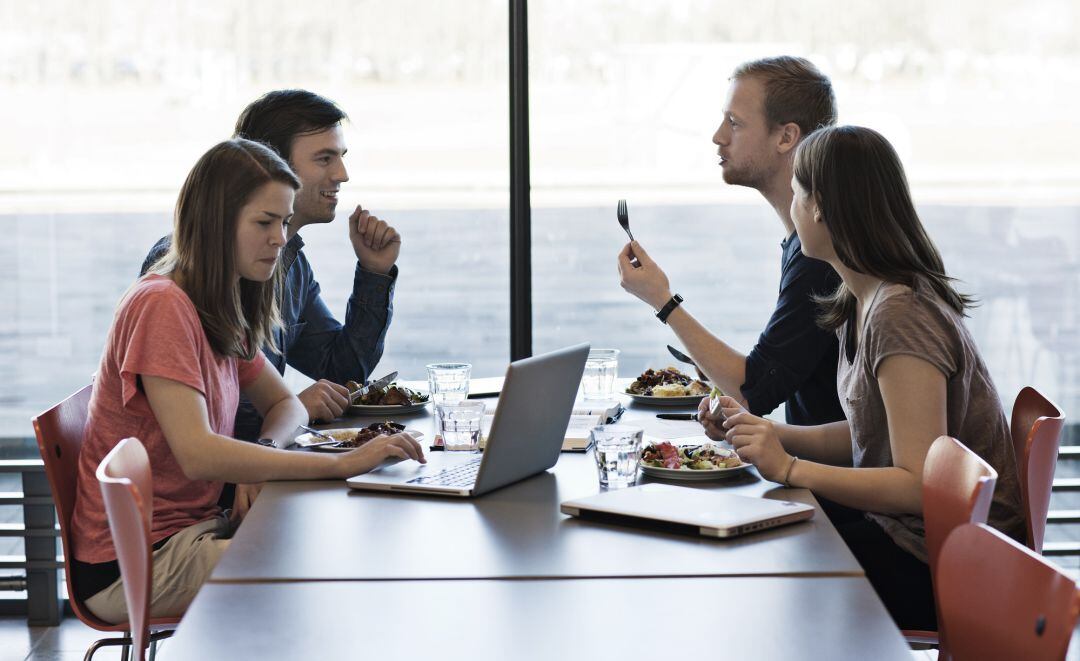 La UJA incide en la importancia de la alimentación saludable con una jornada enmarcada en los actos conmemorativos del Día que se celebra en torno a esta cuestión