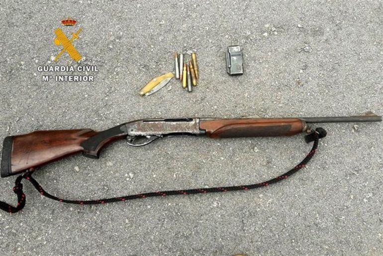 El rifle ha sido depositado en la Intervención de Armas y Explosivos de la Guardia Civil de Laredo