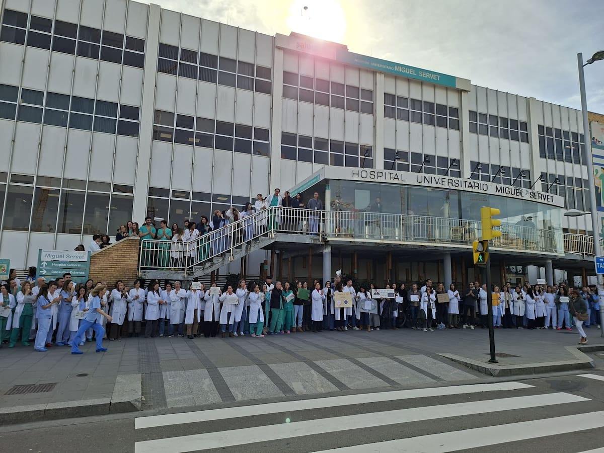 “No queremos operar tras 17 horas de guardia”: los médicos de Aragón vuelven a la huelga