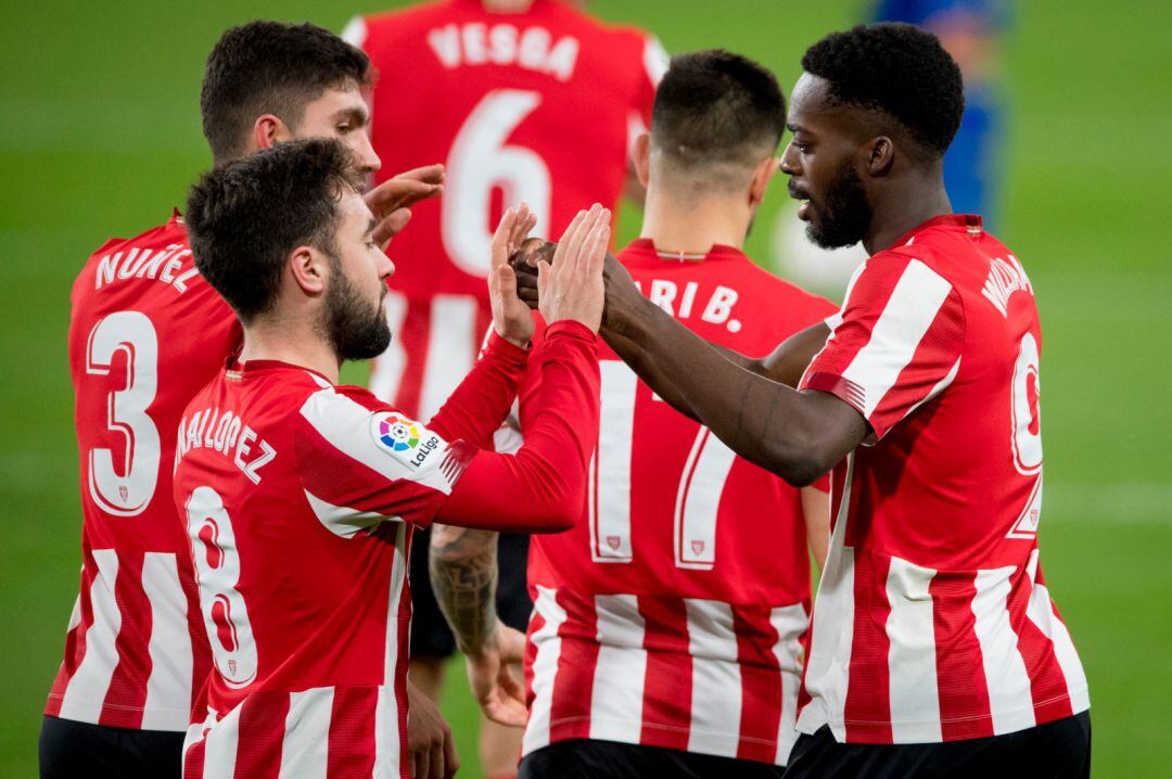 Unai López y Williams celebran un gol ante el Cádiz