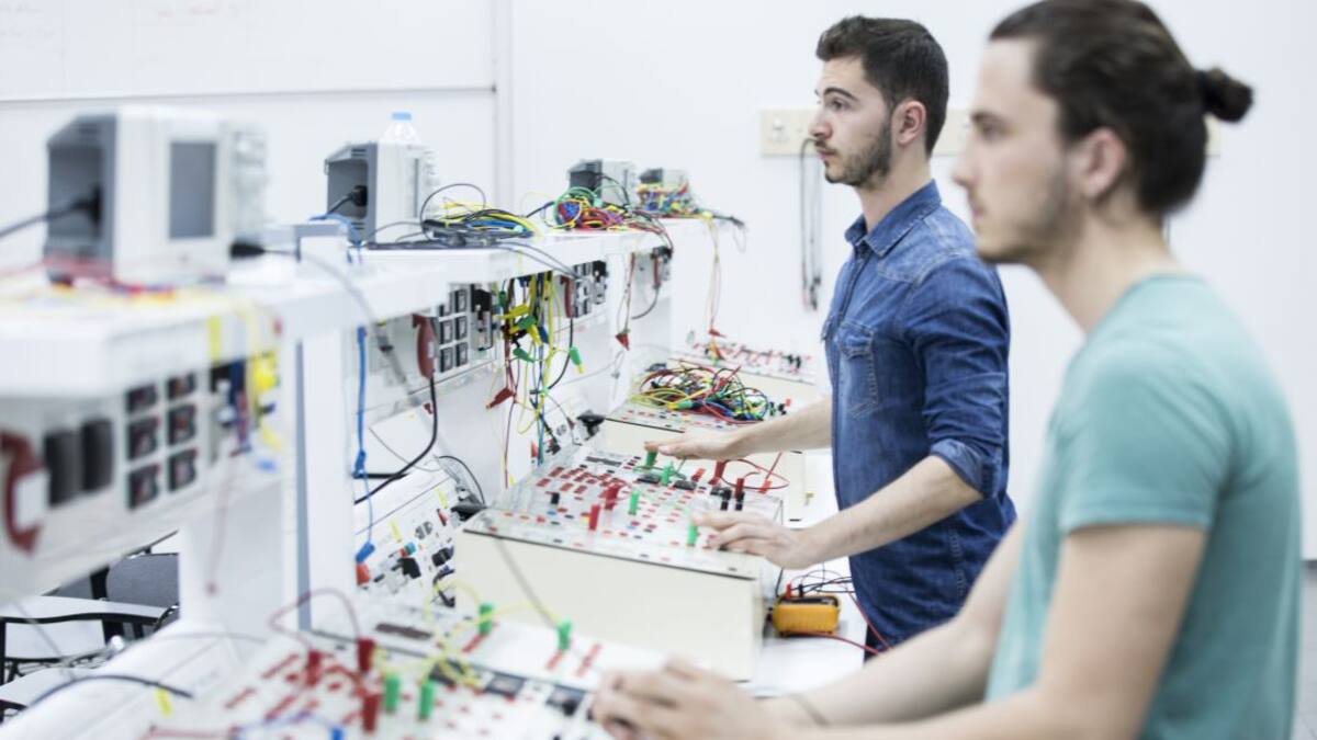 La revolución tecnológica necesita 2000 empleos TIC anuales en Aragón(9/12/2023)