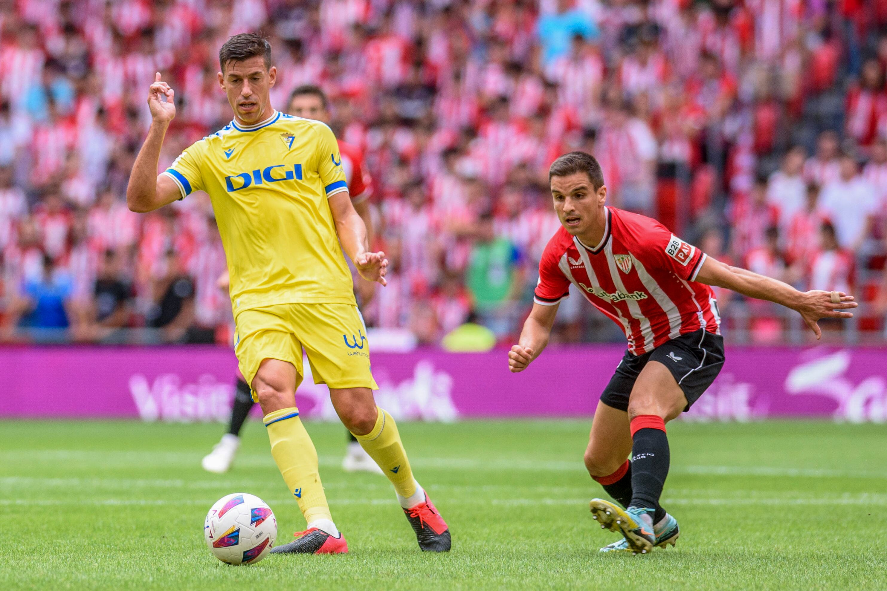 Iñigo Ruiz de Galarreta durante el partido ante el Cádiz