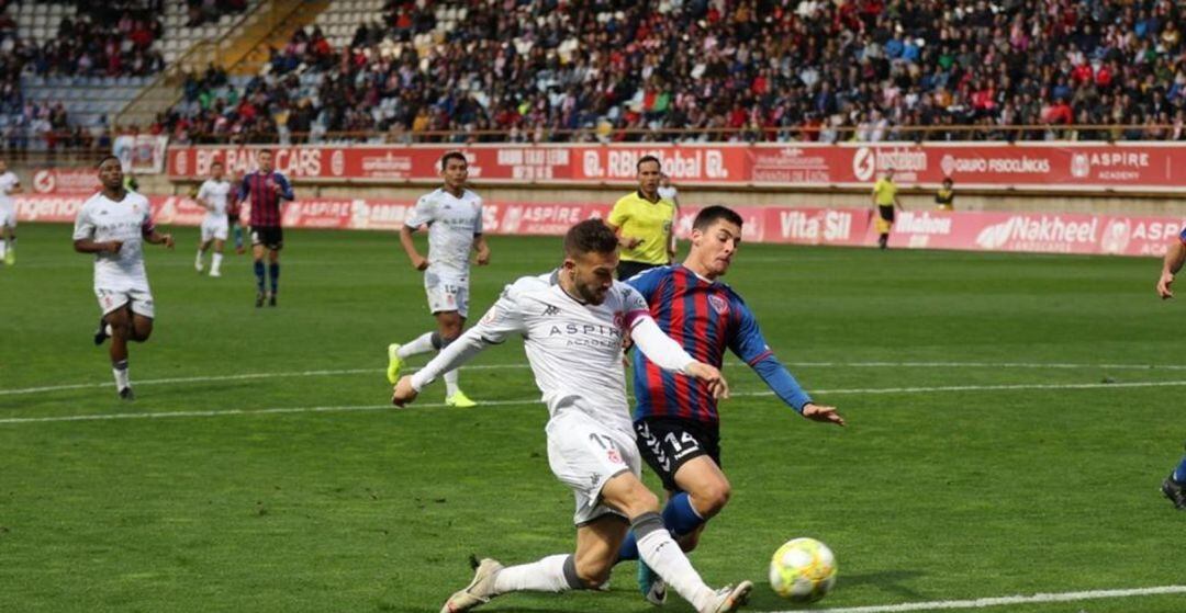 La titularidad o la suplencia de Dioni es una de las dudas del equipo leonés