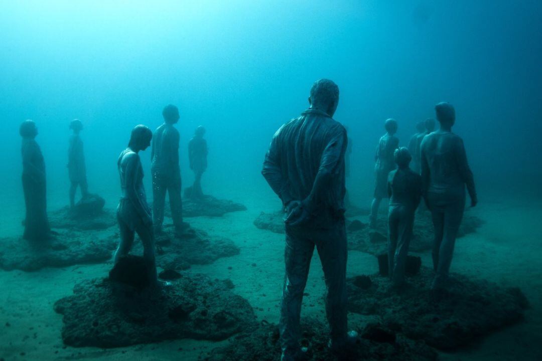 Algunas de las figuras sumergidas en el Museo del Atlántico, en el sur de Lanzarote.