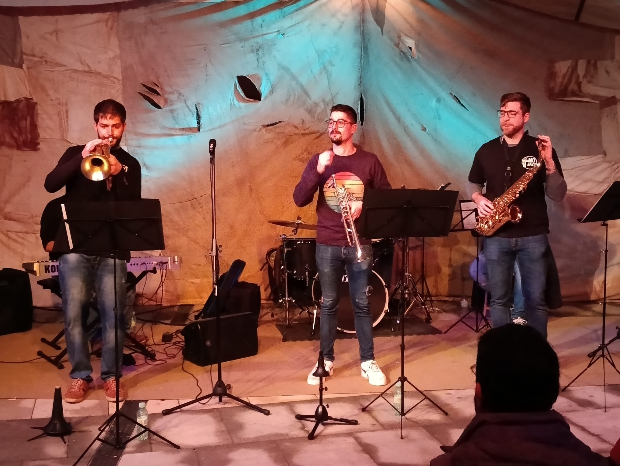 PraraNOjazz estas navidades en una de sus actuaciones en la carpa de los Jardines de Don Diego