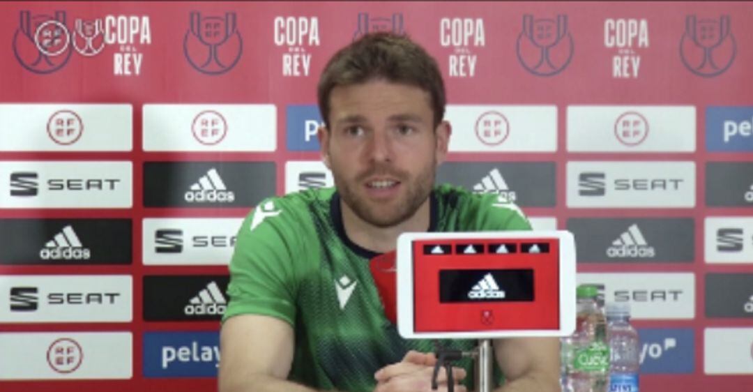 Illarra en la rueda de prensa de La Cartuja. En ese momento no estaba lesionado