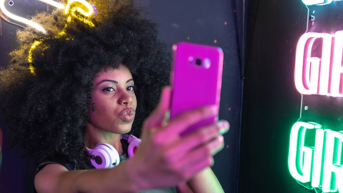 En la Ciberguarida: Instagram cuenta ya con una web para pedir la recuperación de una cuenta hackeada. (27/12/2022).