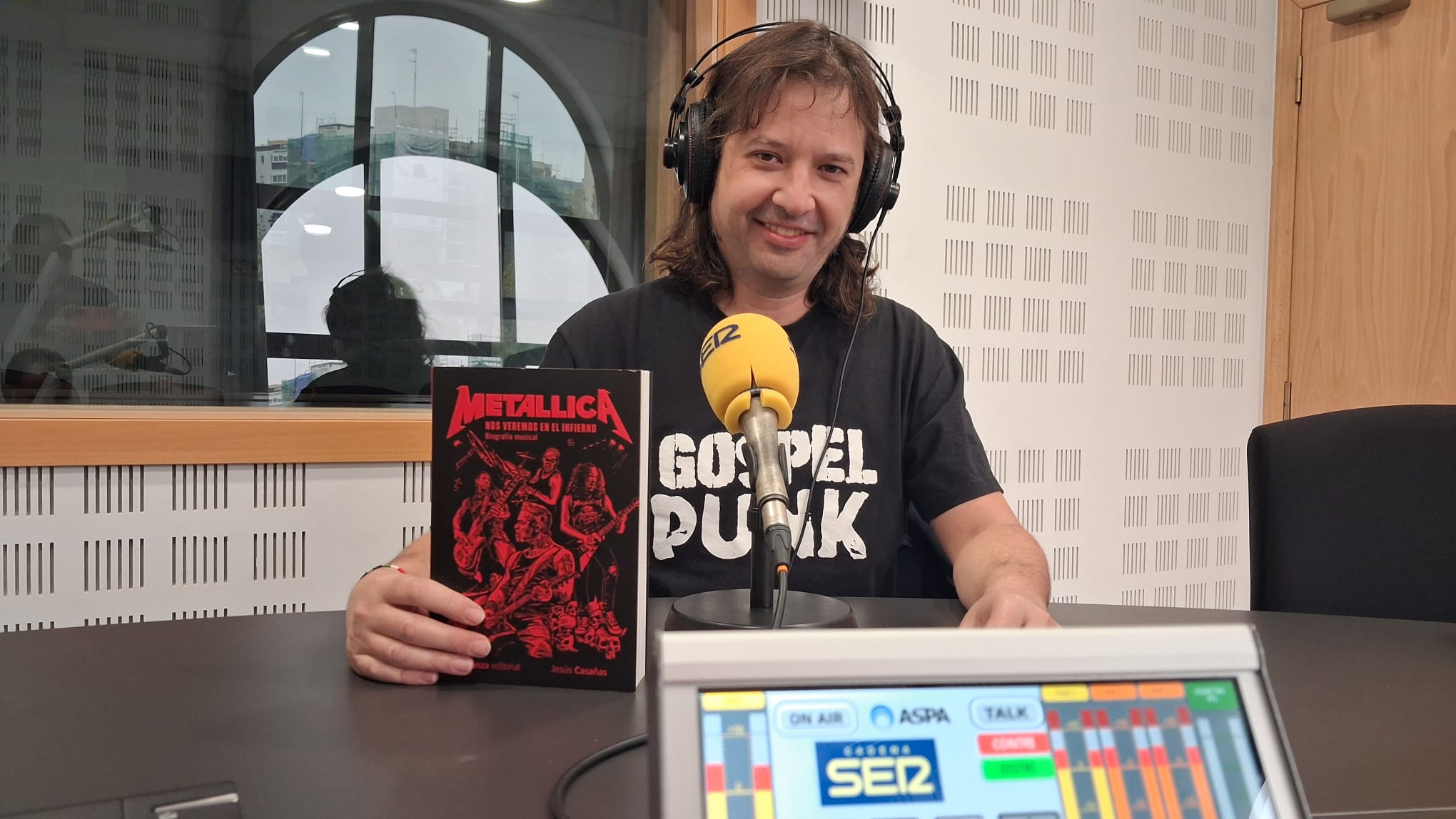 Jesús Casañas es el autor de esta biografía de Metallica