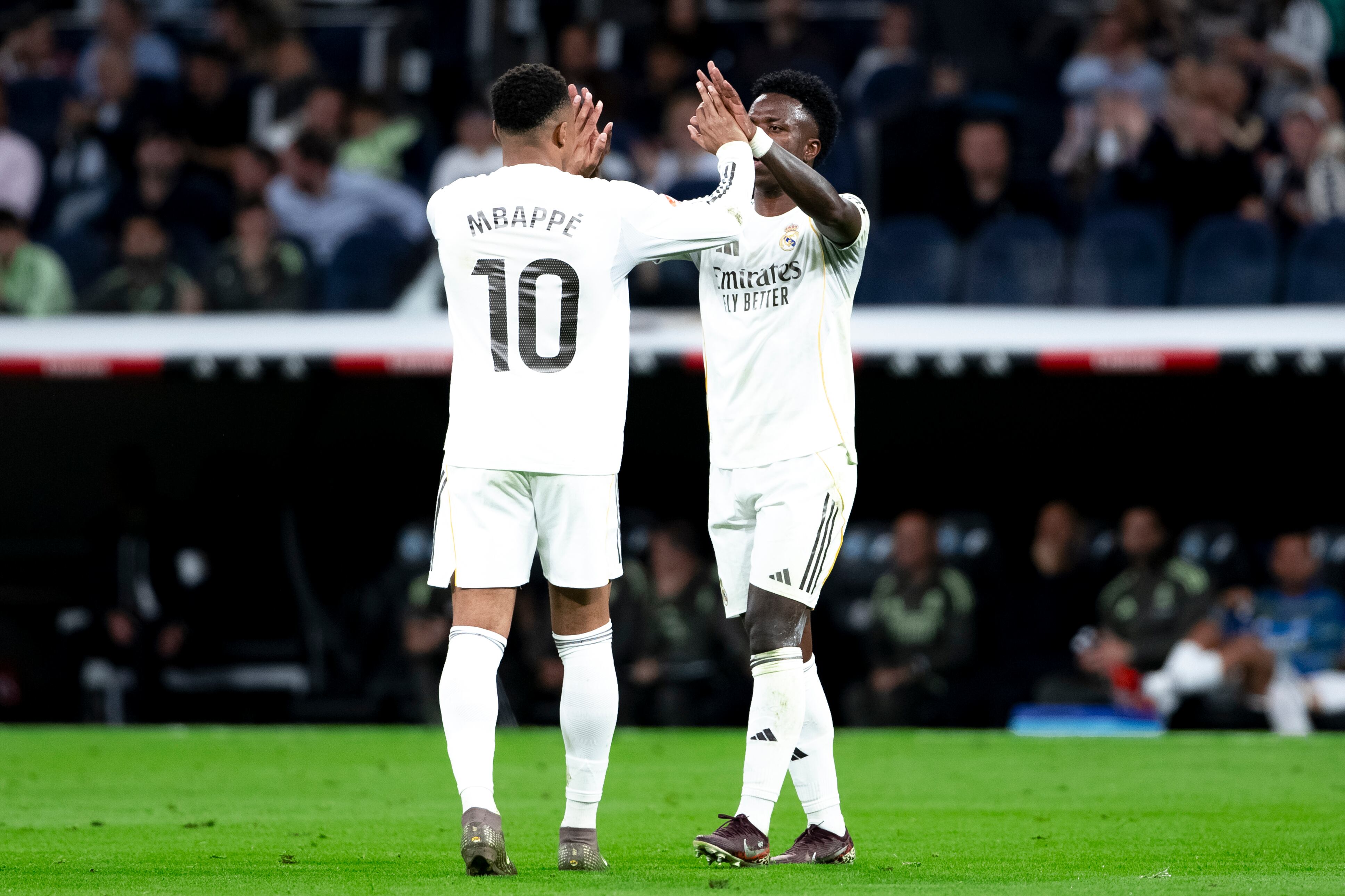 Kylian Mbappé y Vinicius Jr.
