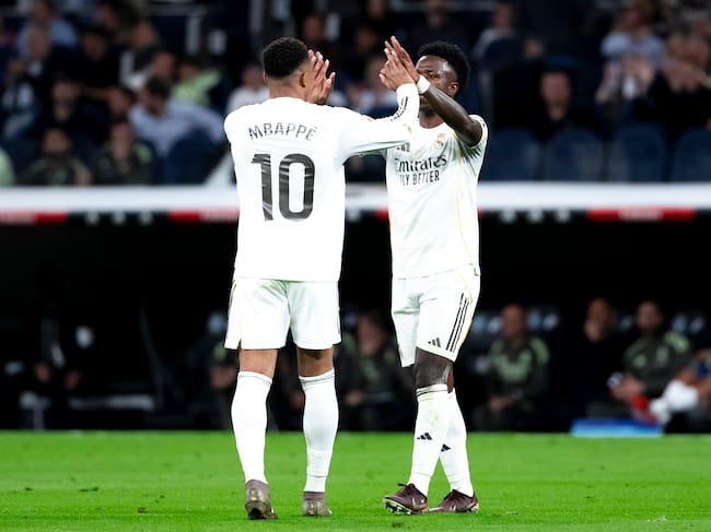 Kylian Mbappé y Vinicius Jr.