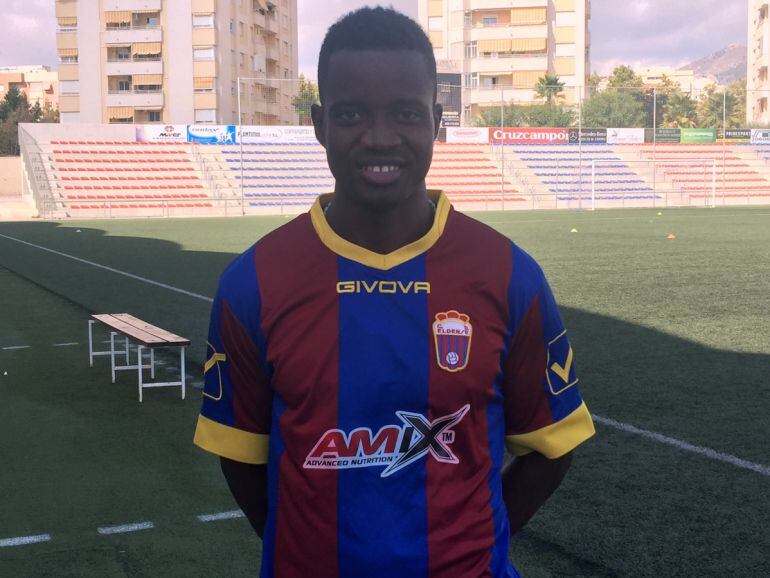 Michel Anaba ya ha entrenado con sus nuevos compañeros