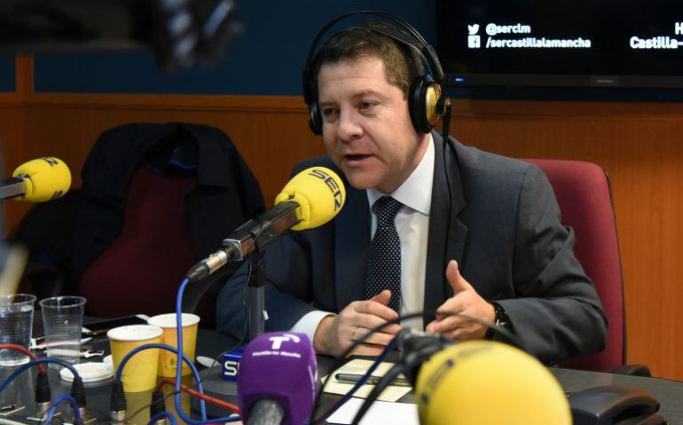 Emiliano García-Page, en una imagen de archivo, en los estudios de SER Castilla-La Mancha