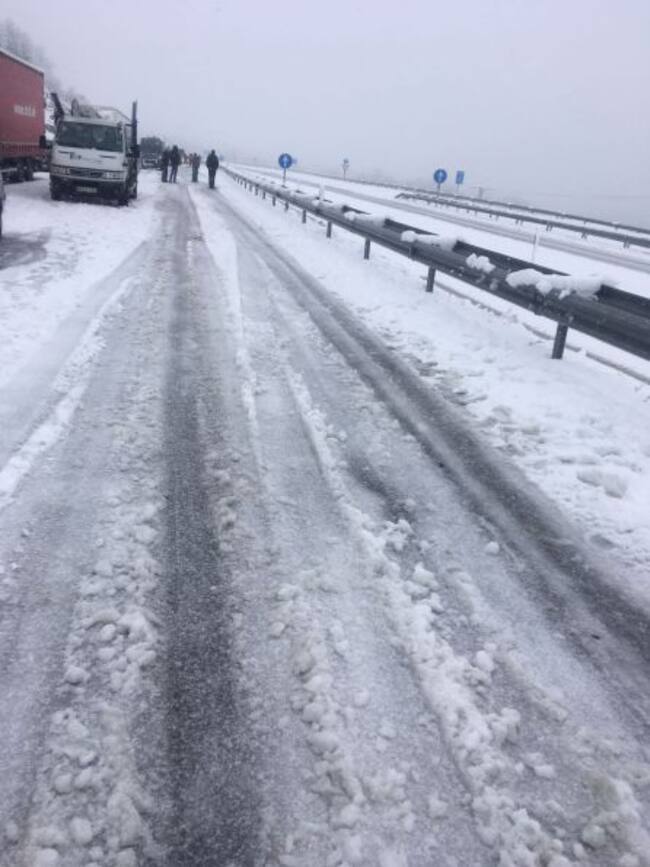 Estado de la A-66 a primera hora de este sábado.