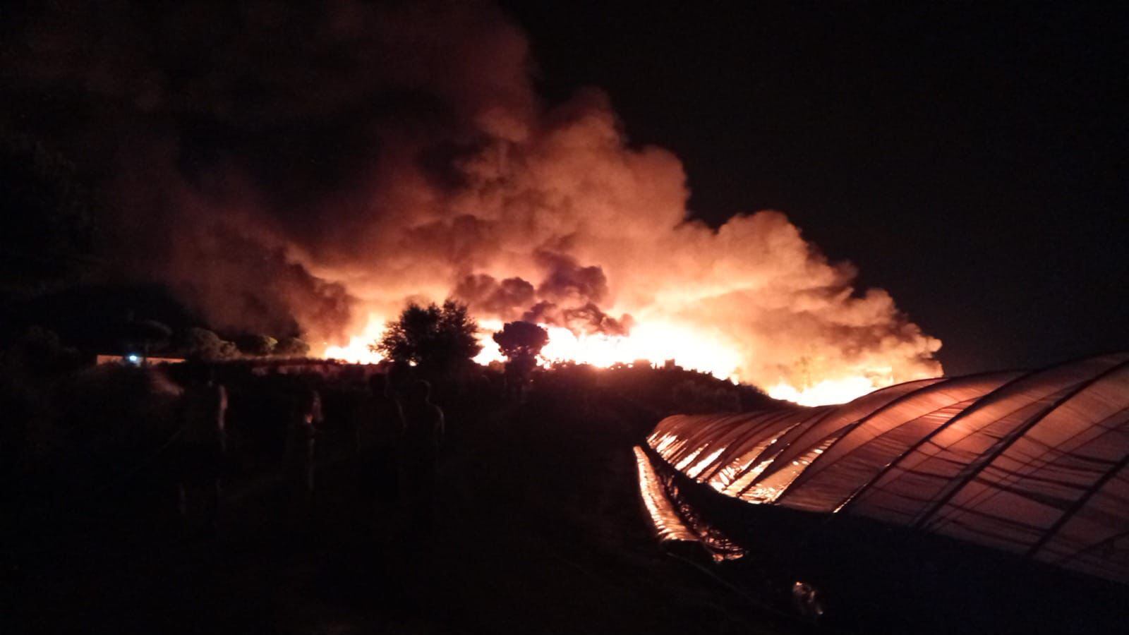 Incendio asentamiento de Palos de la Frontera