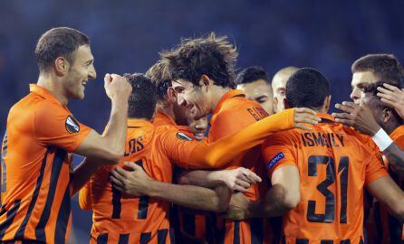 Los jugadores del Shakhtar celebran un gol