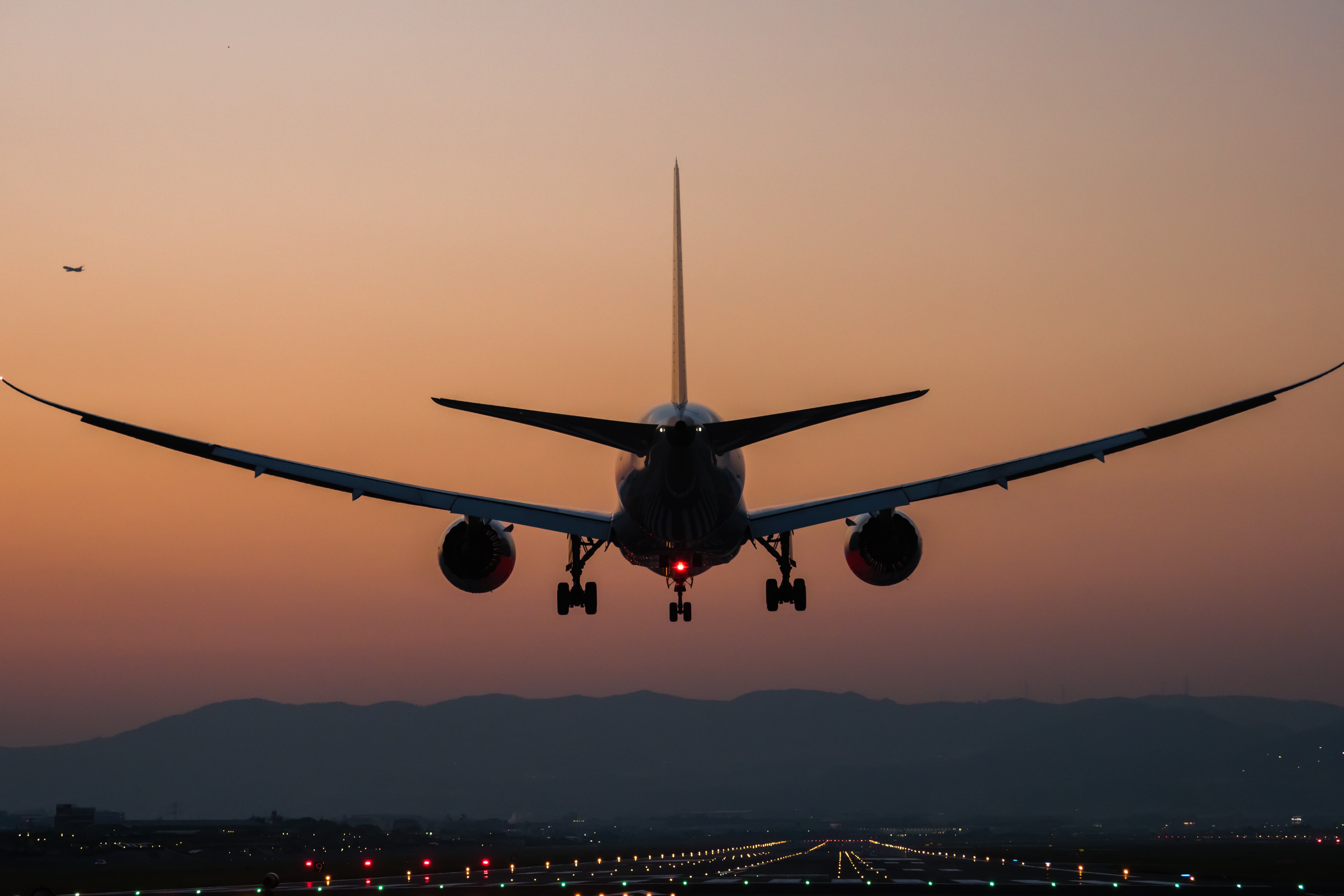 Navarra trabaja en 4 nuevas conexiones aéreas con destinos como Barcelona y Londres