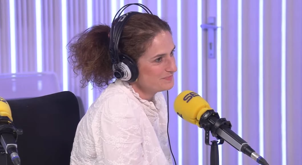 La neurocientífica Nazareth Castellanos en el estudio de la Cadena SER
