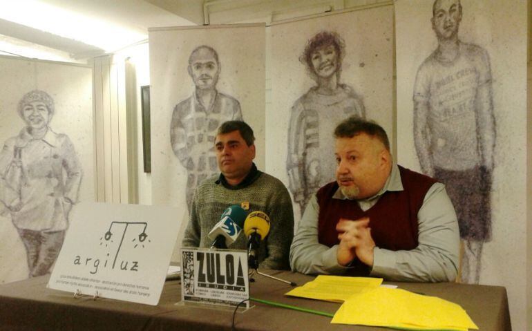 Juan Ibarrondo y Andres Krakenberger, en marzo pasado, durante el anuncio de la petición de amparo ante la ONU por la suspensión de los talleres