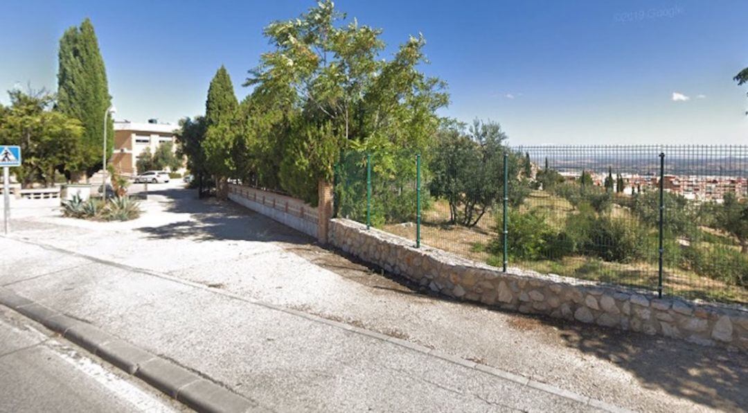 Acceso al laboratorio de Sanidad Animal de Jaén en la Carretera de Córdoba.