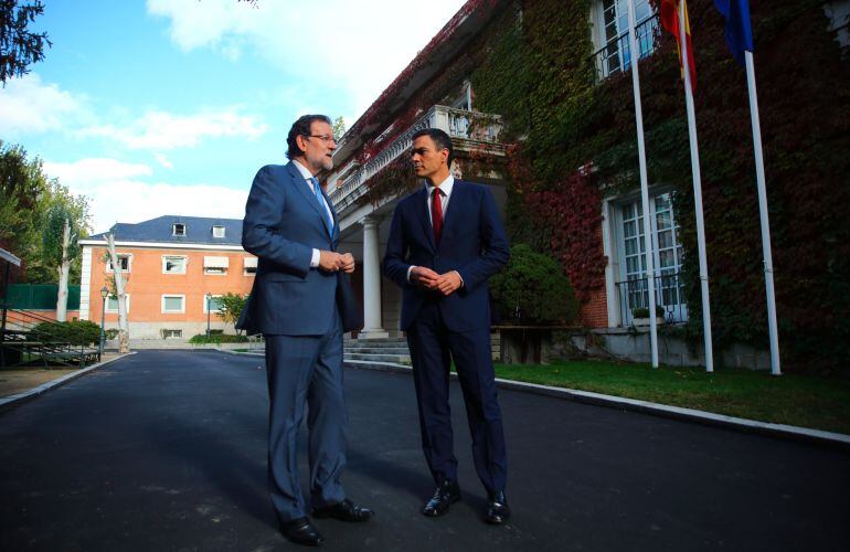 Mariano Rajoy y Pedro Sánchez, en La Moncloa.