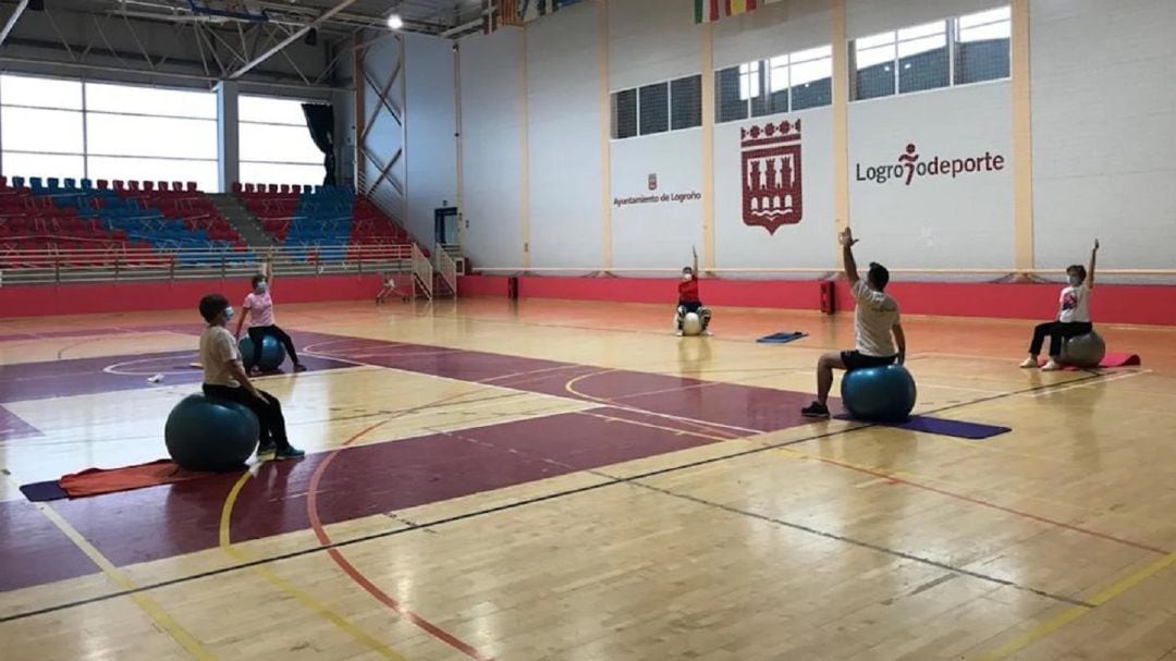 Deportistas en una actividad municipal