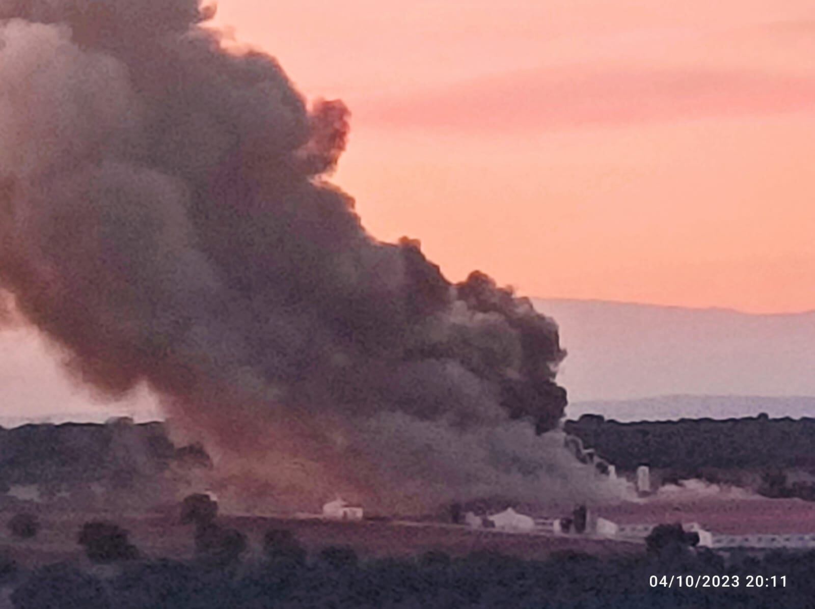 El fuego produjo una gran columna de humo/Consorcio Provincial de Bomberos de Toledo