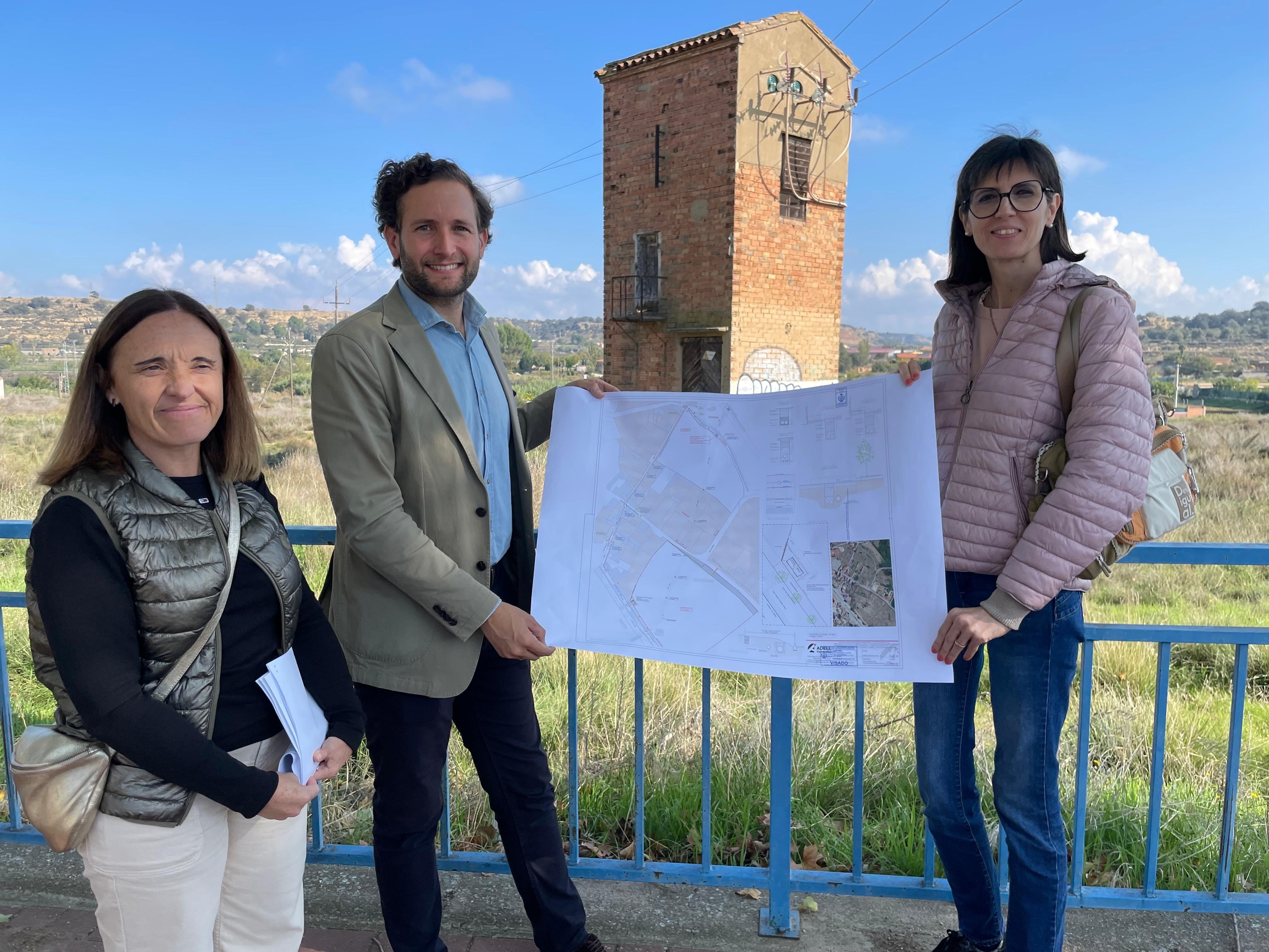 Presentación del proyecto de segundo instituto al fondo el transformador que se va a retirar