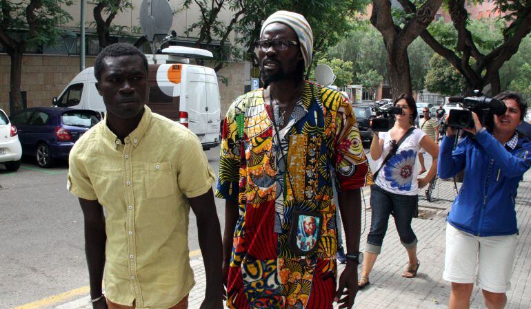 Els companys de pis entrant a declarar als Jutjats