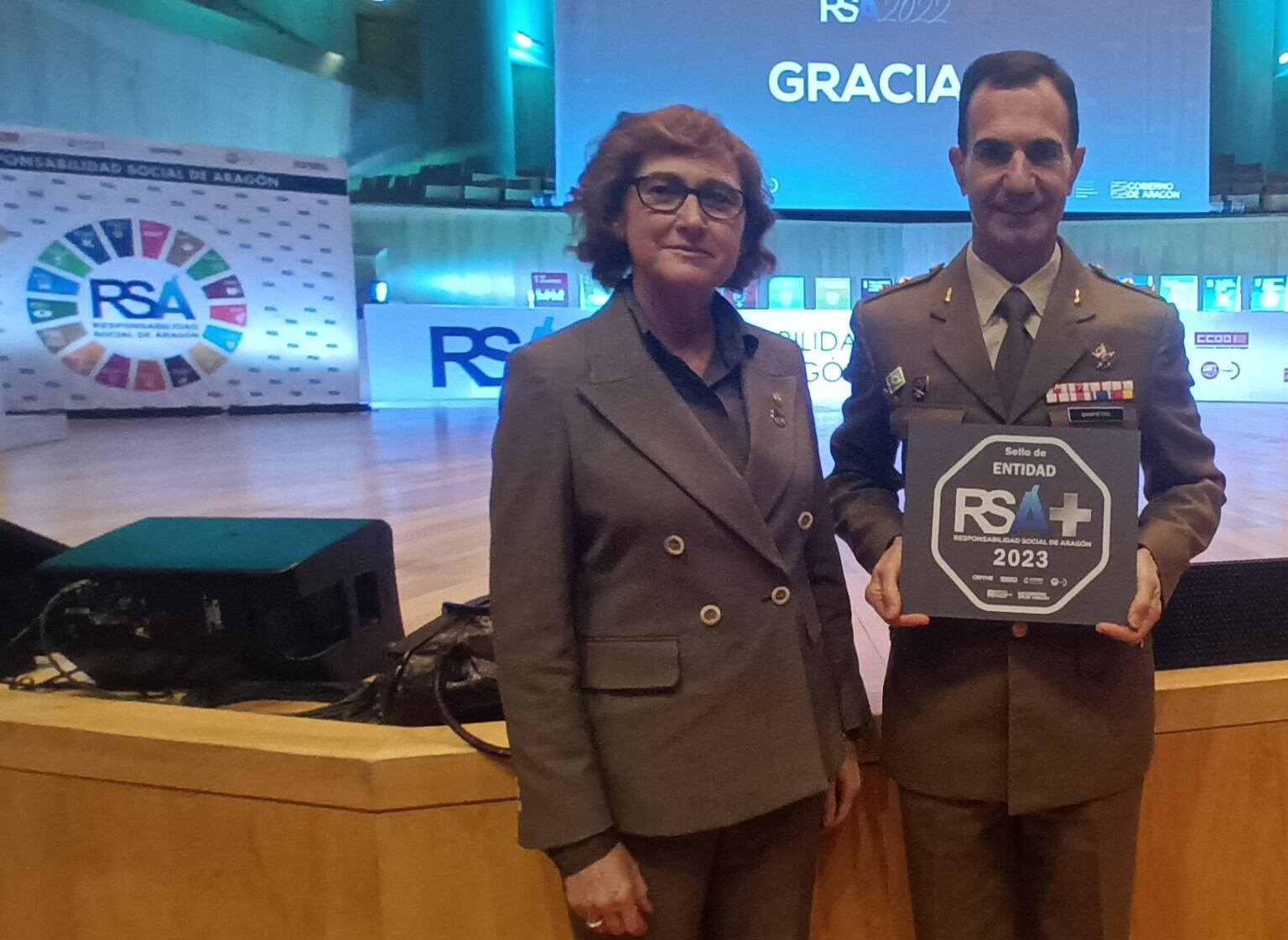 Pilar Molinero García junto a Carlos Gómez Sampietro