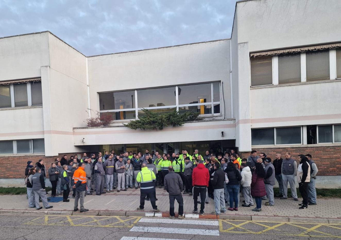 Movilización convocada por CGT en Renault Palencia