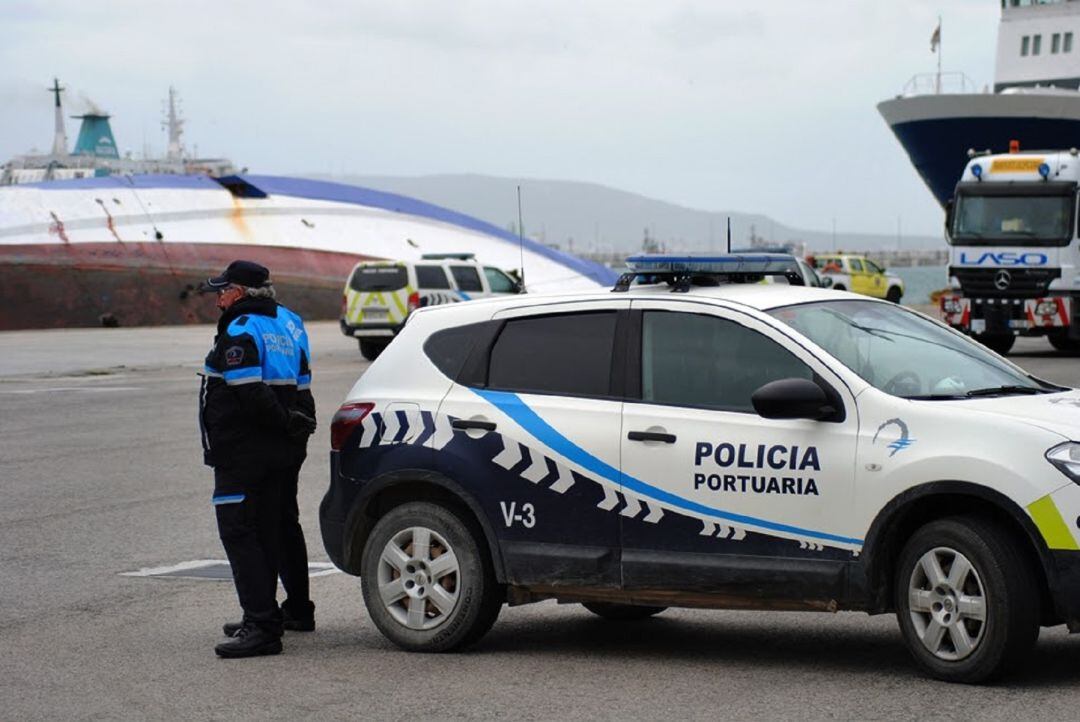 Un vehículo de Policía Portuaria.