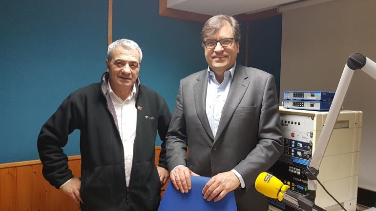 Carlos Sánchez y Pablo de Castro en el estudio de la Ventana de Cantabria 