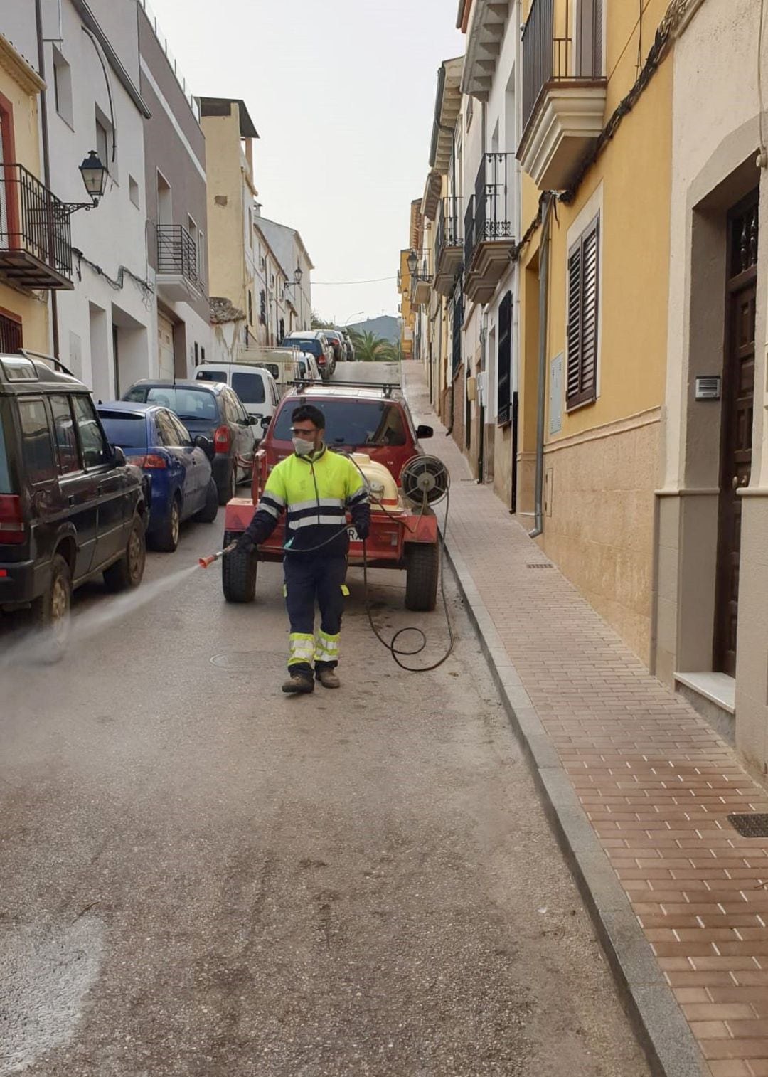 Desinfección de calles en Navas de San Juan.