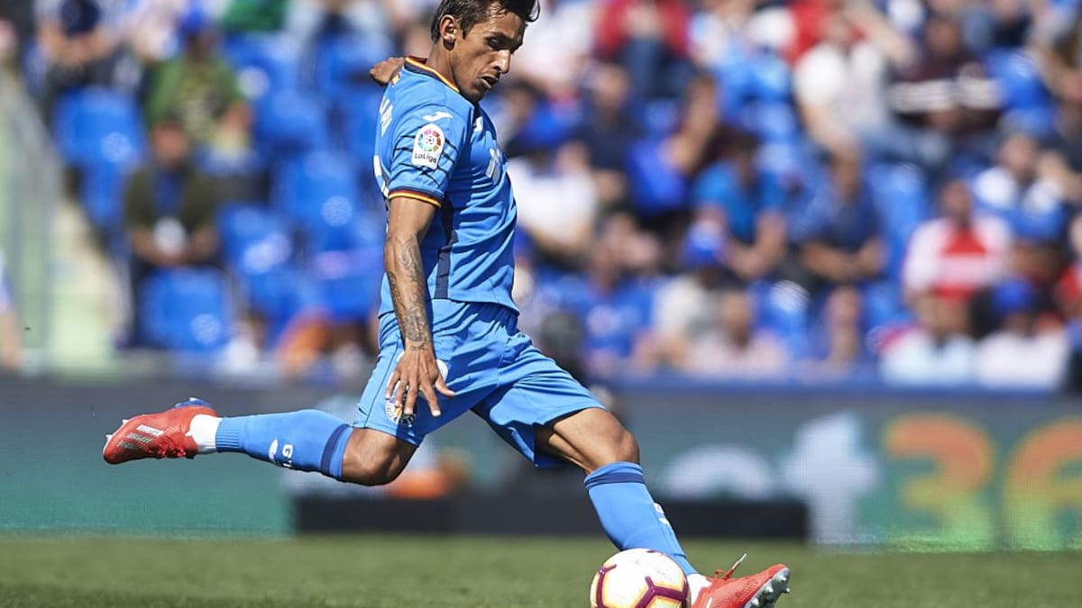 Nyom, competencia para Damián