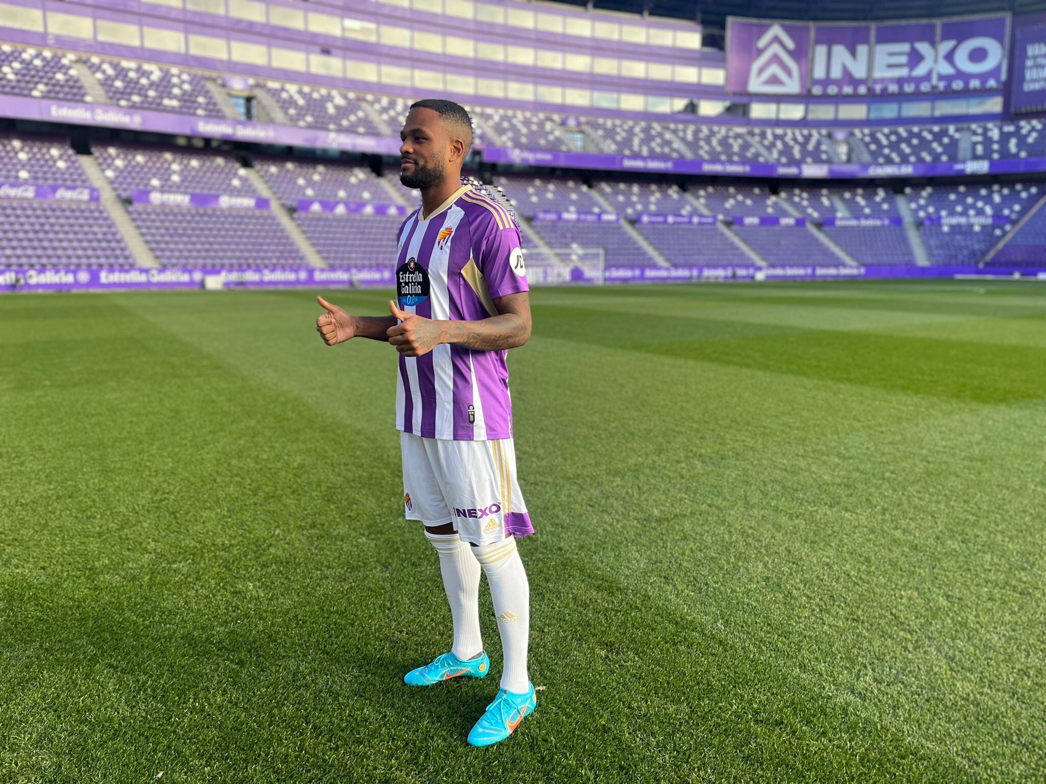 Cyle Lari, nuevo jugador del Real Valladolid en su presentación.