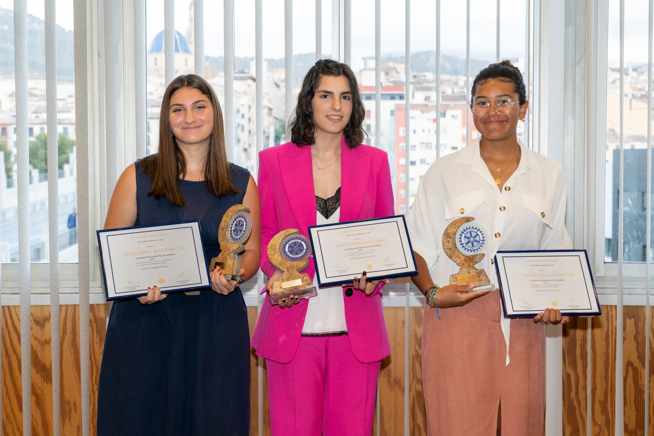 Alumnas ganadoras de los Premios Protagonistas del mañana del Rotary Club Alcoy