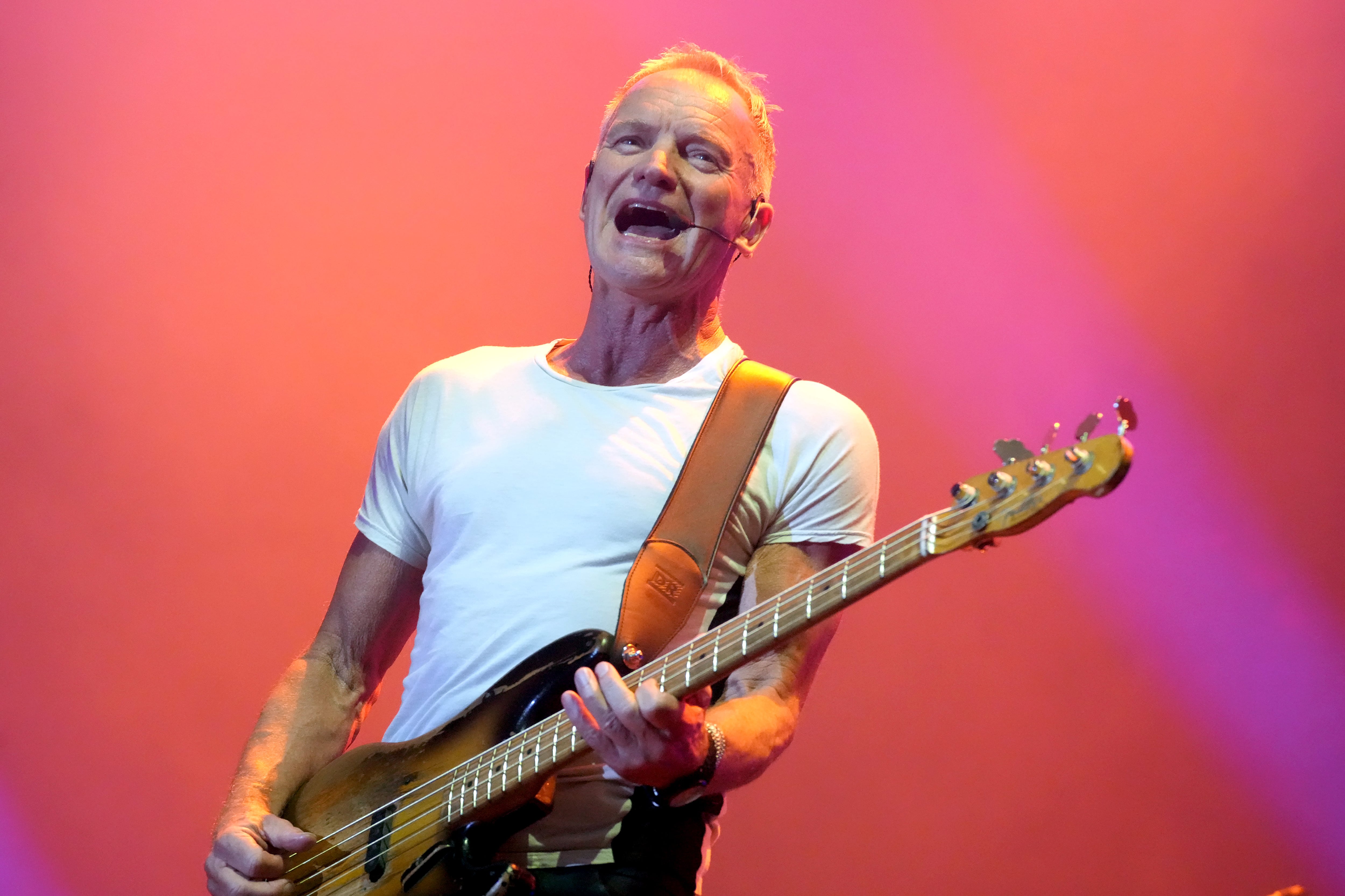 Sting tocando en un festival en Dana Point, California, en septiembre de 2024