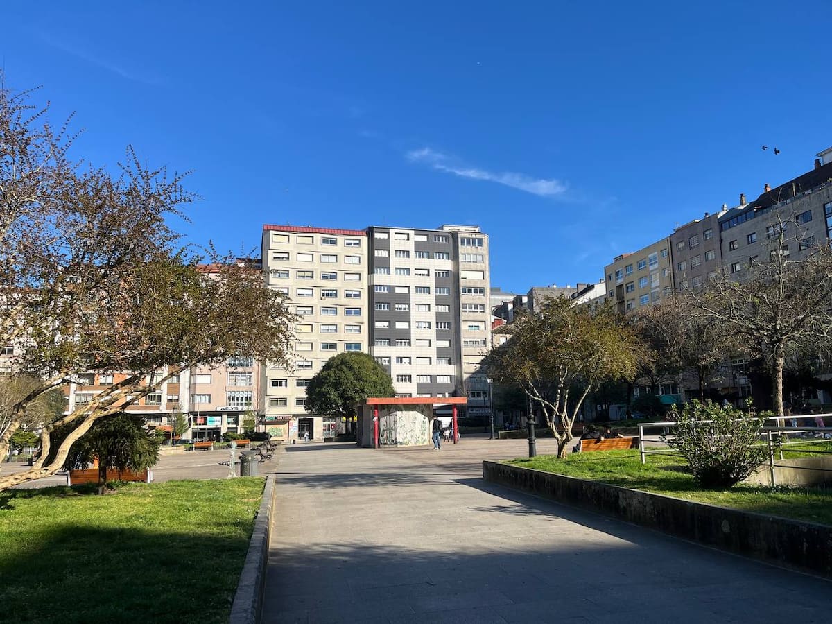 La Fiscalía de Pontevedra asegura que mantiene abierta la investigación sobre la agresión a una menor en la praza de Barcelos