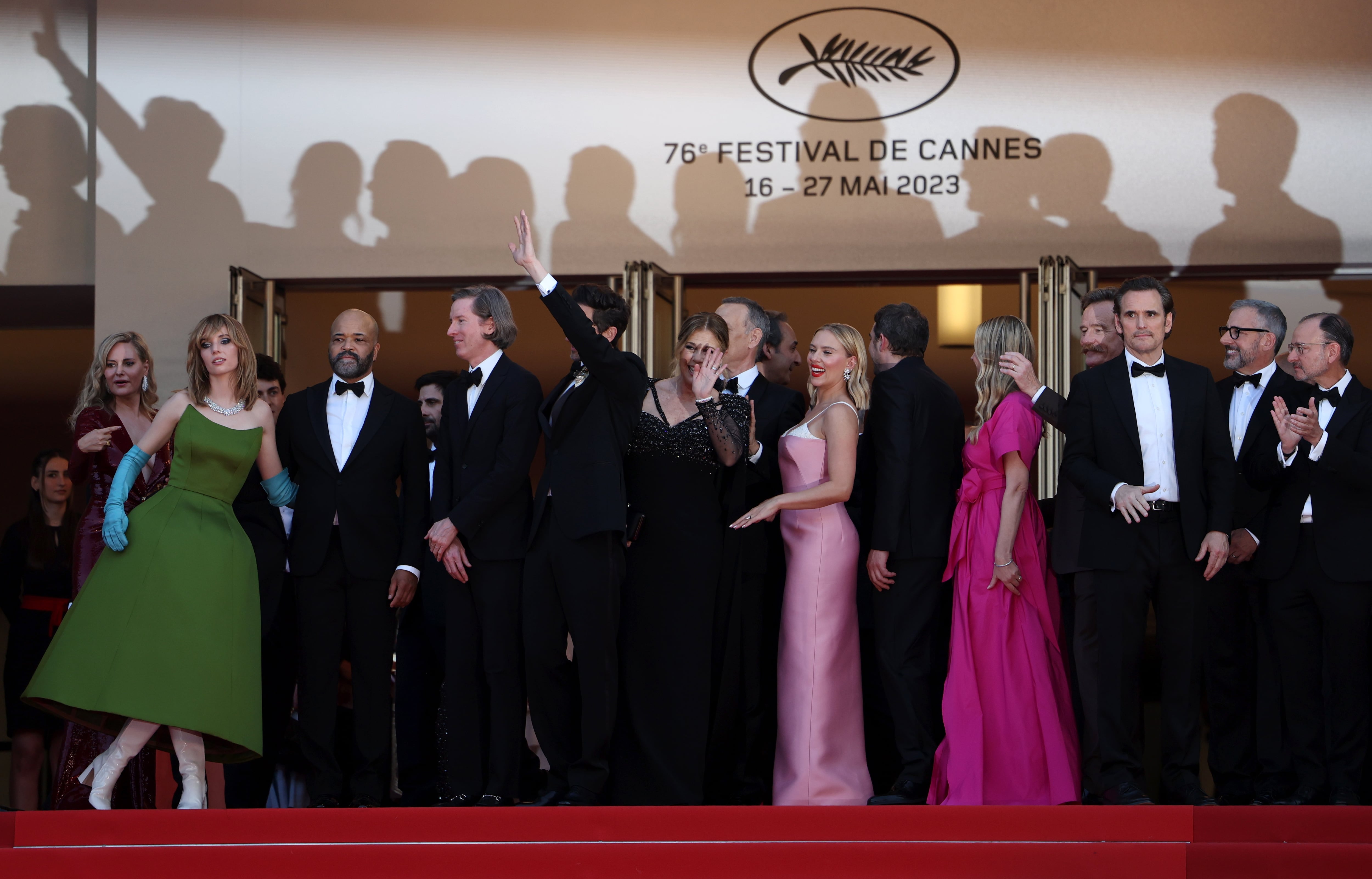 Cannes (France), 23/05/2023.- (2L-R) Maya Hawke, Jeffrey Wright, Director Wes Anderson, Adrien Brody, Rita Wilson, Scarlett Johansson, Hope Davis, Matt Dillon, Steve Carell, and Fisher Stevens arrive for the screening of &#039;Asteroid City&#039; during the 76th annual Cannes Film Festival, in Cannes, France, 23 May 2023. The movie is presented in the Official Competition of the festival which runs from 16 to 27 May. (Cine, Francia) EFE/EPA/MOHAMMED BADRA
