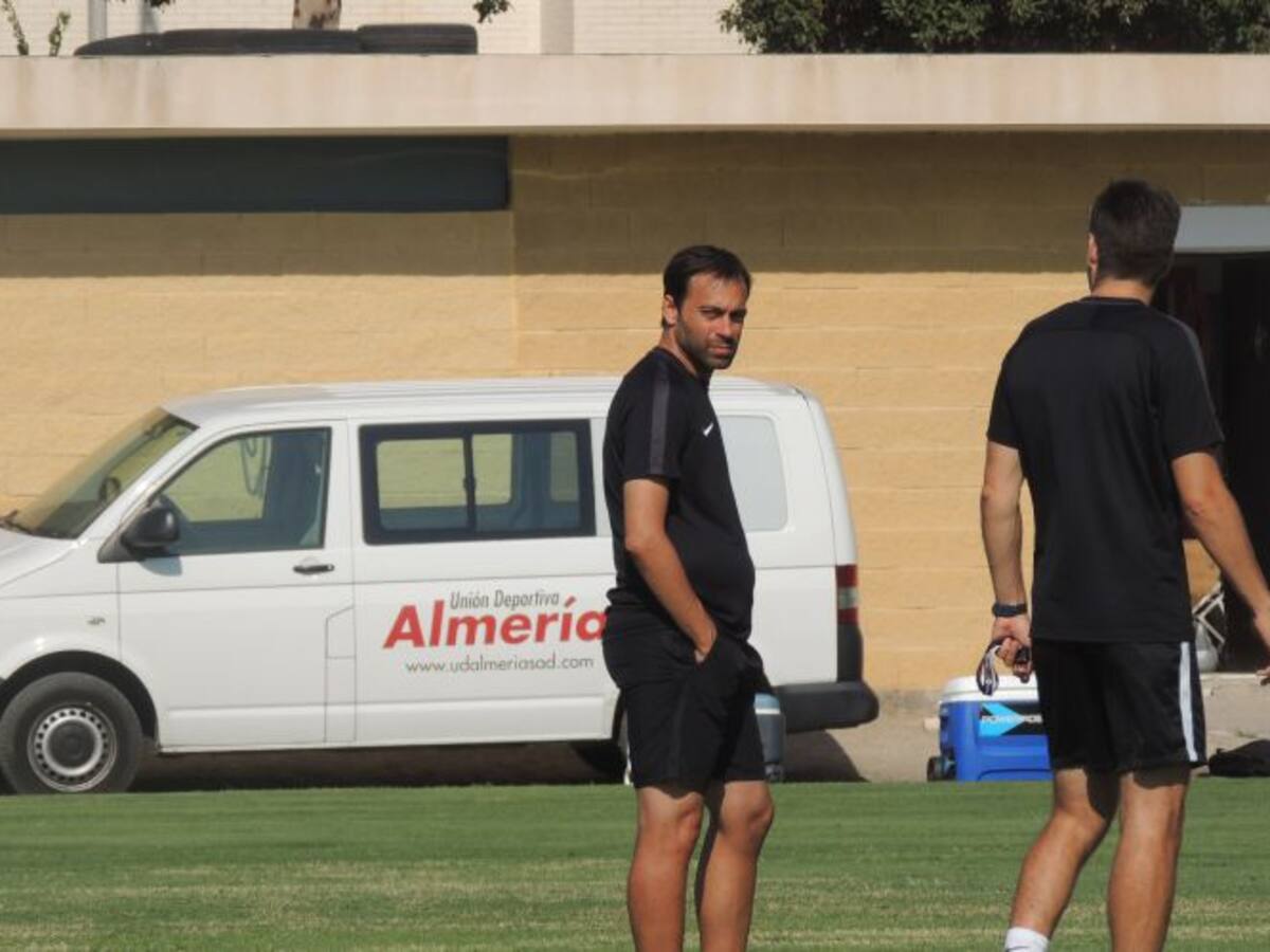 Fran abre la puerta de salida a Pablo Caballero