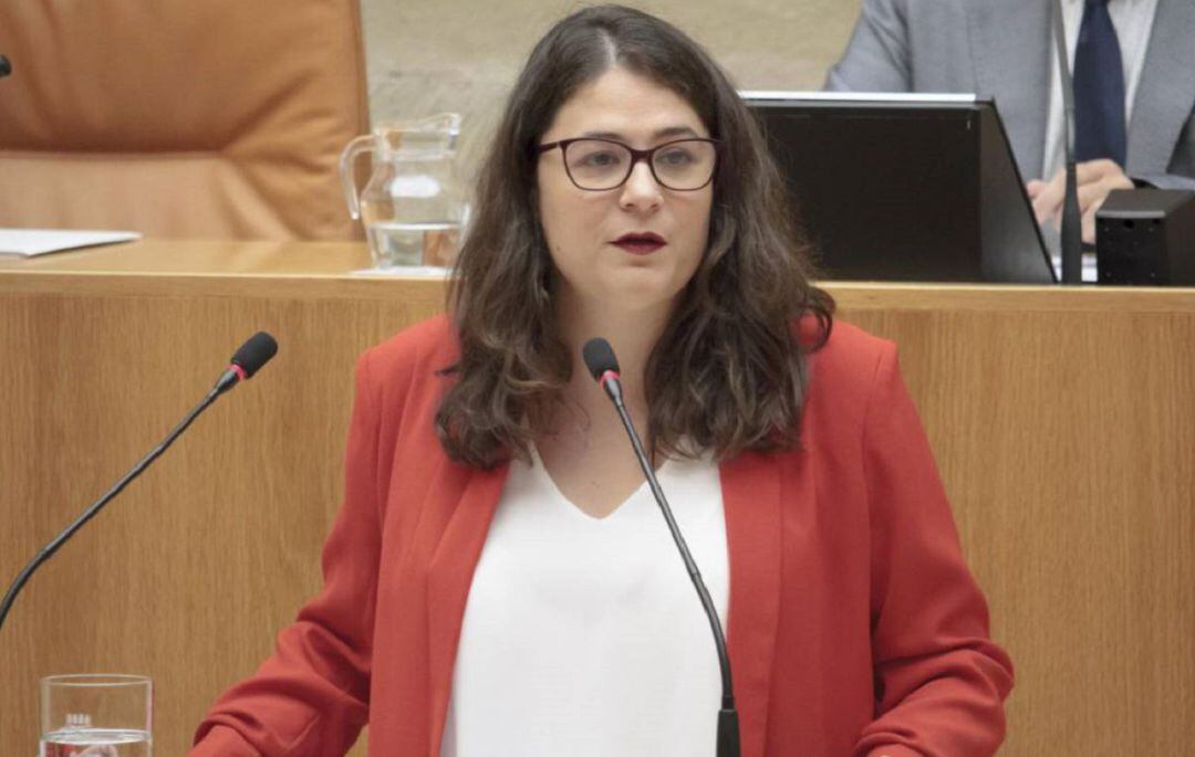 Raquel Romero en el Parlamento de La Rioja