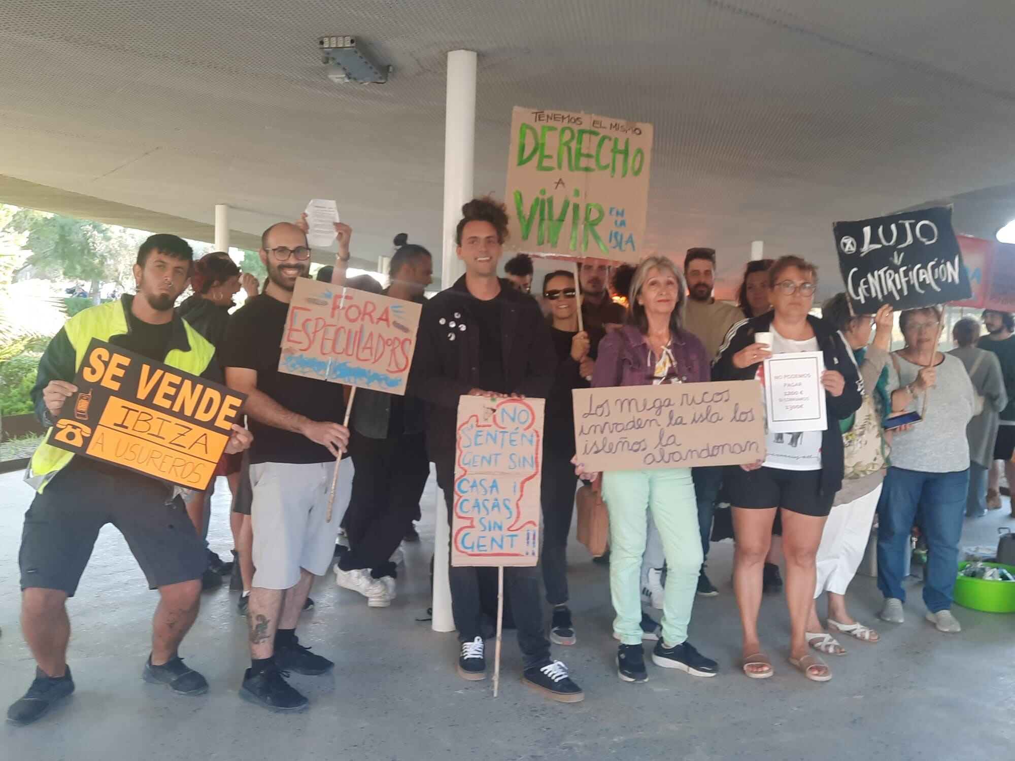 Algunos de los participantes en la concentración