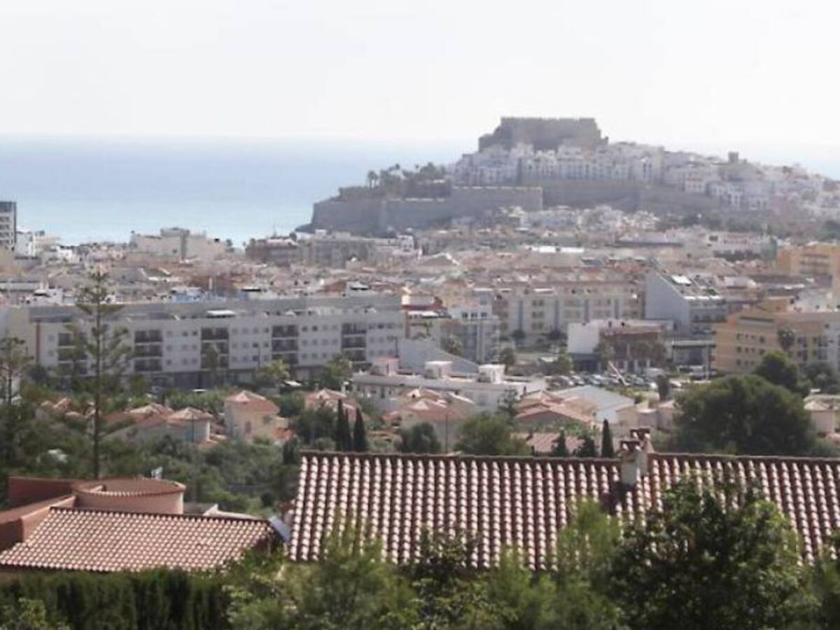 El Gobierno pide retirar las barreras de hormigón de acceso a los municipios de costa