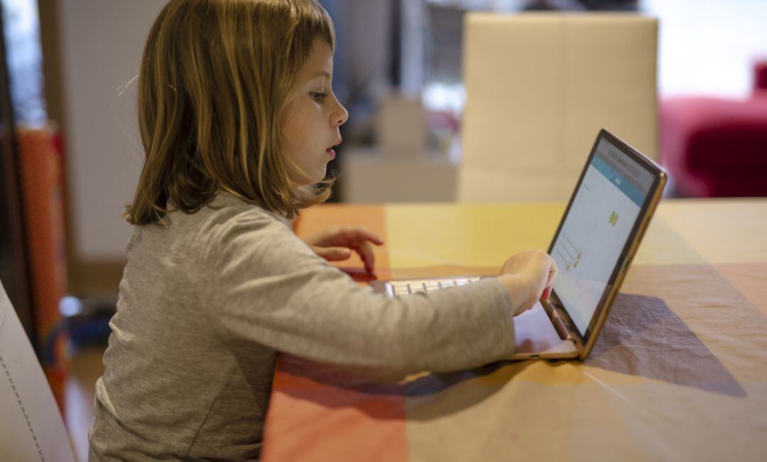 Educación envía equipos a Jumilla, Lorquí y Archivel para el inicio del curso online