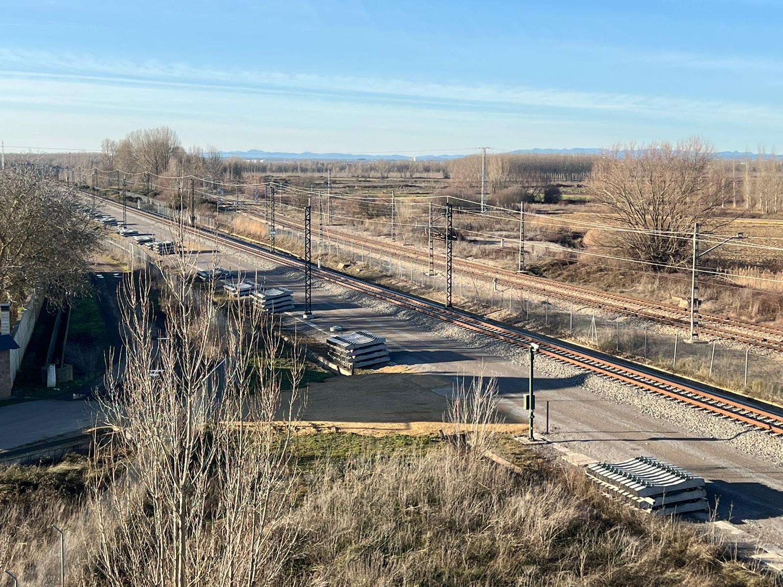 Instalación de la doble vía del AVE entre León y Palencia