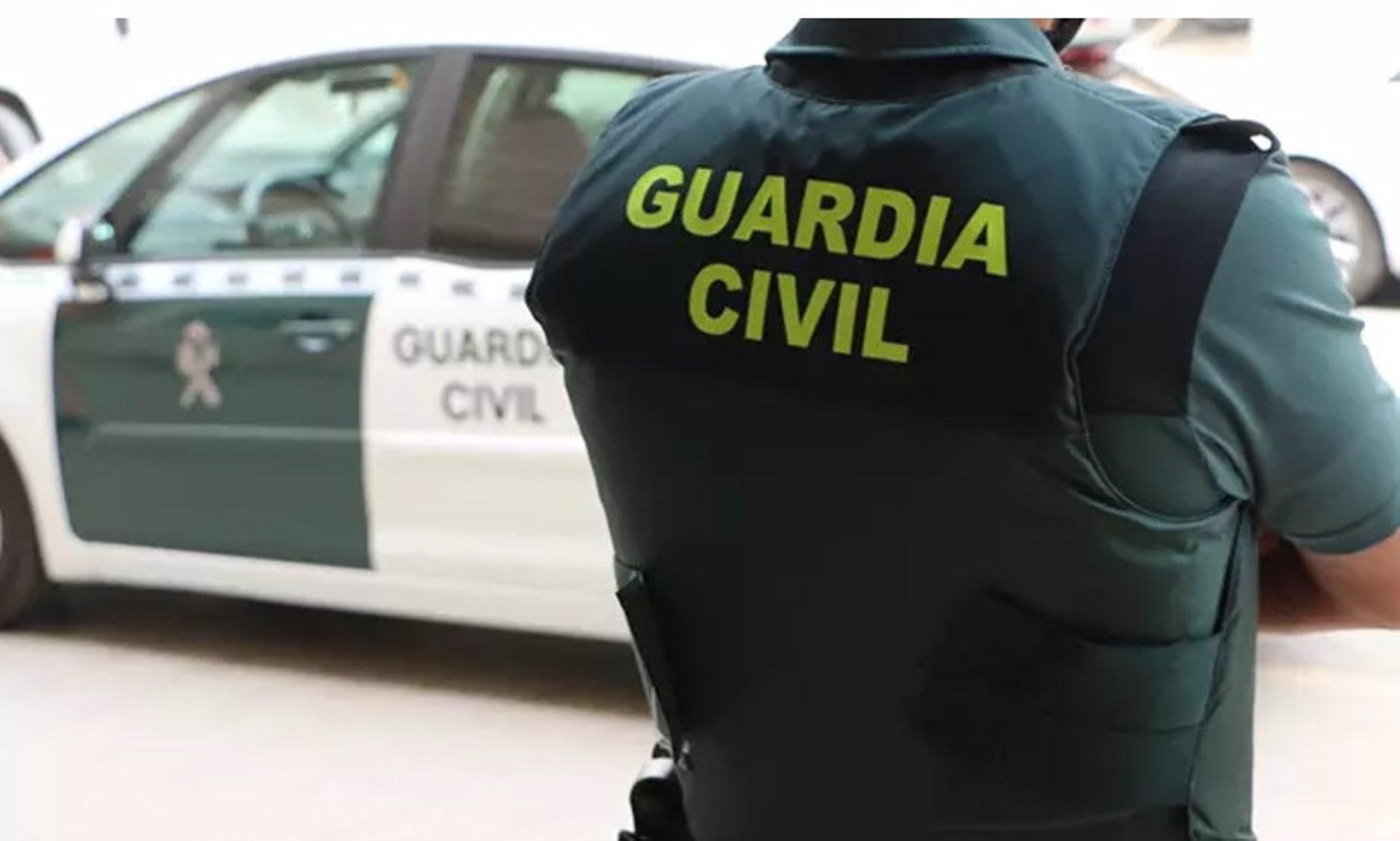 Un agente de la Guardia Civil de espaldas en imagen de archivo (Guardia Civil)