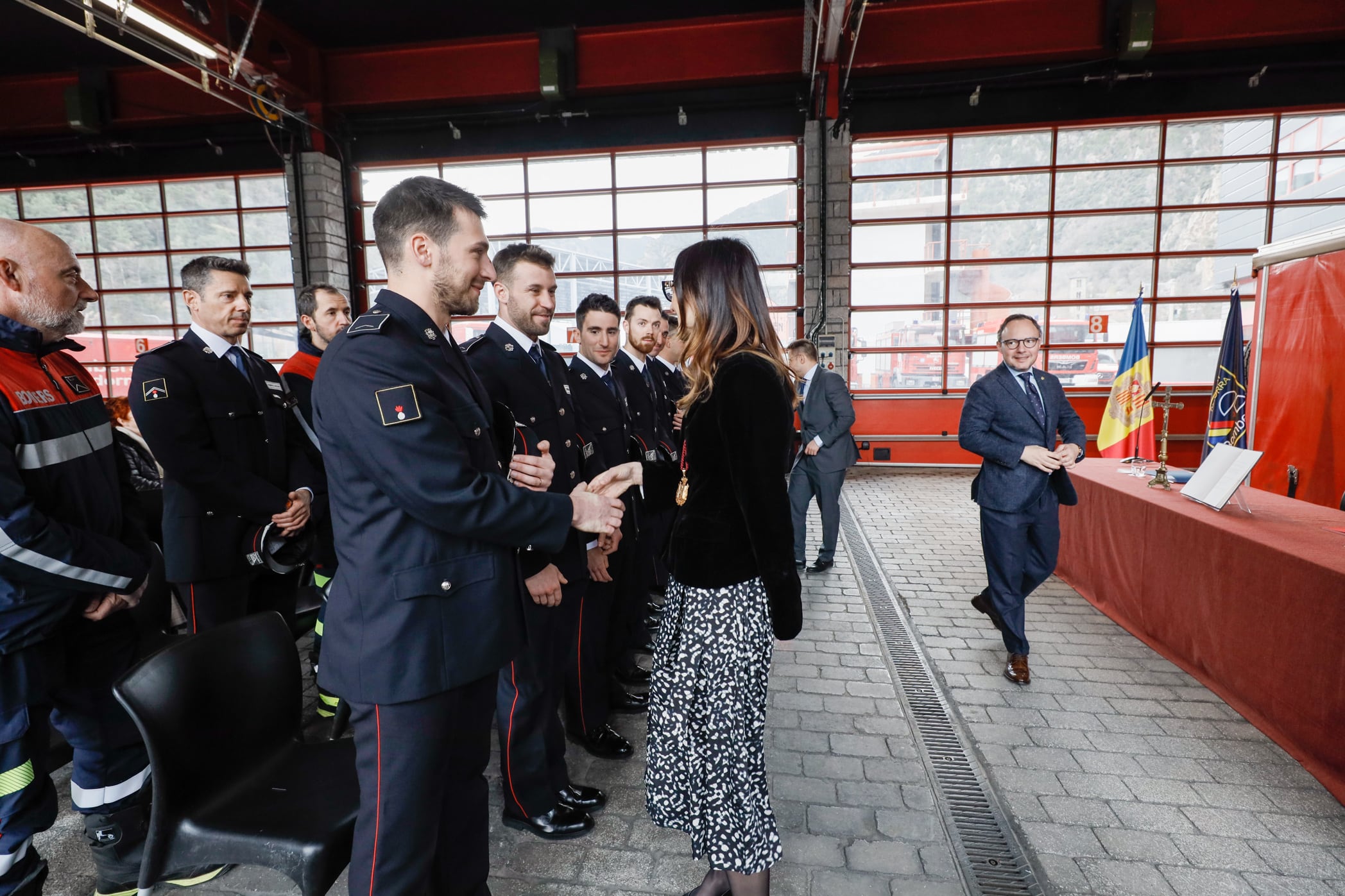 El cap de Govern, Xavier Espot, i la ministra d'Interior, Ester Molné, han presidit el jurament de la 36a promoció de bombers