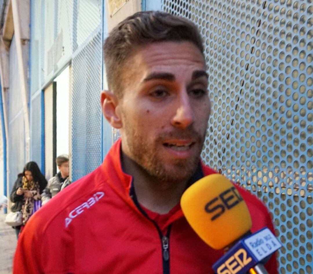 Jesús Sánchez debutó con el Eldense en La Murta ante el Olimpic de Xàtiva