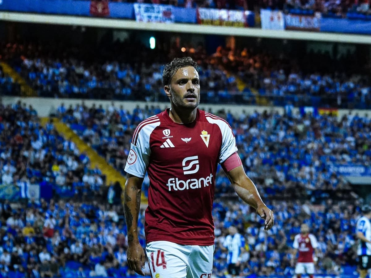 La contraportada del Real Murcia: "Debe ser consciente de sus carencias"